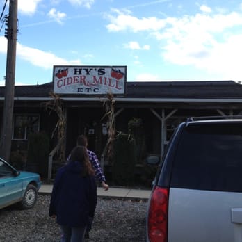 Hy's Cider Mill - Entrance - Pick Your Own Farms Near Me - Bruce, Michigan