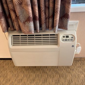 Bahia Resort Hotel - Swamp cooler and drapes from the 70's - San Diego, CA