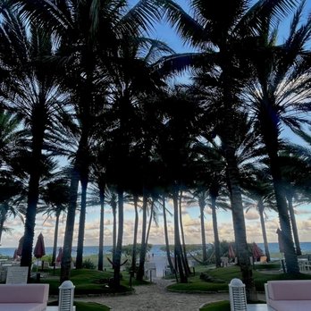 Grand Beach Hotel Miami Beach - Walkway to the beach - Hotels Near Me - Miami Beach, Florida Grand Beach Hotel Miami Beach - Walkway to the beach - Hotels Near Me - Miami Beach, Florida