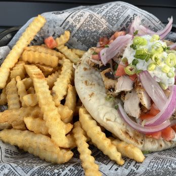 Union Bar & Grill - Greek Chicken Pita - chicken was tender and had a nice flavor from the marinade. - Sports Bars Near Me - Tinley Park, Illinois
