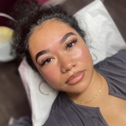 Stephanitely Pretty - Brow sculpt with tint