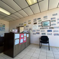 Cali v. Smog - STAR Station & Vehicle Registration Service - Modest lobby. Today was a hit day but it was comfortable inside.