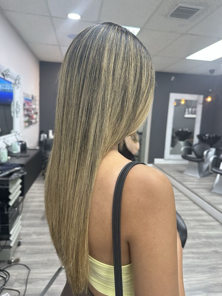 Nelly Beauty Studio 146 Image