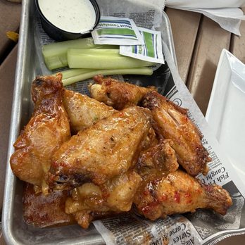Center Street Grille - Chicken wings - Sports Bars Near Me - Northville, Michigan