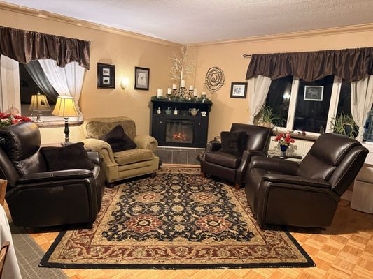 Alaska Grizzly Lodge by null