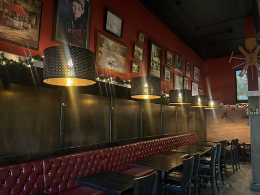 Dinner House by null