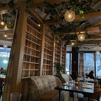 Fall Line Kitchen & Bar - Loved the decor - New American Near Me - Richmond, Virginia
