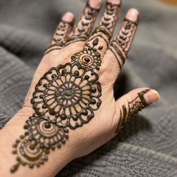 Easy Journey Entertainment - Party henna - Face Painting Near Me Easy Journey Entertainment - Party henna - Face Painting Near Me