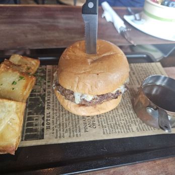 Farmhouse Cafe - 11-8-24. The Gourmet Burger - Breakfast & Brunch Near Me - Honolulu, Hawaii