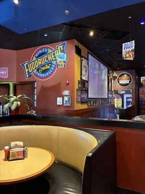 Fuddruckers by null