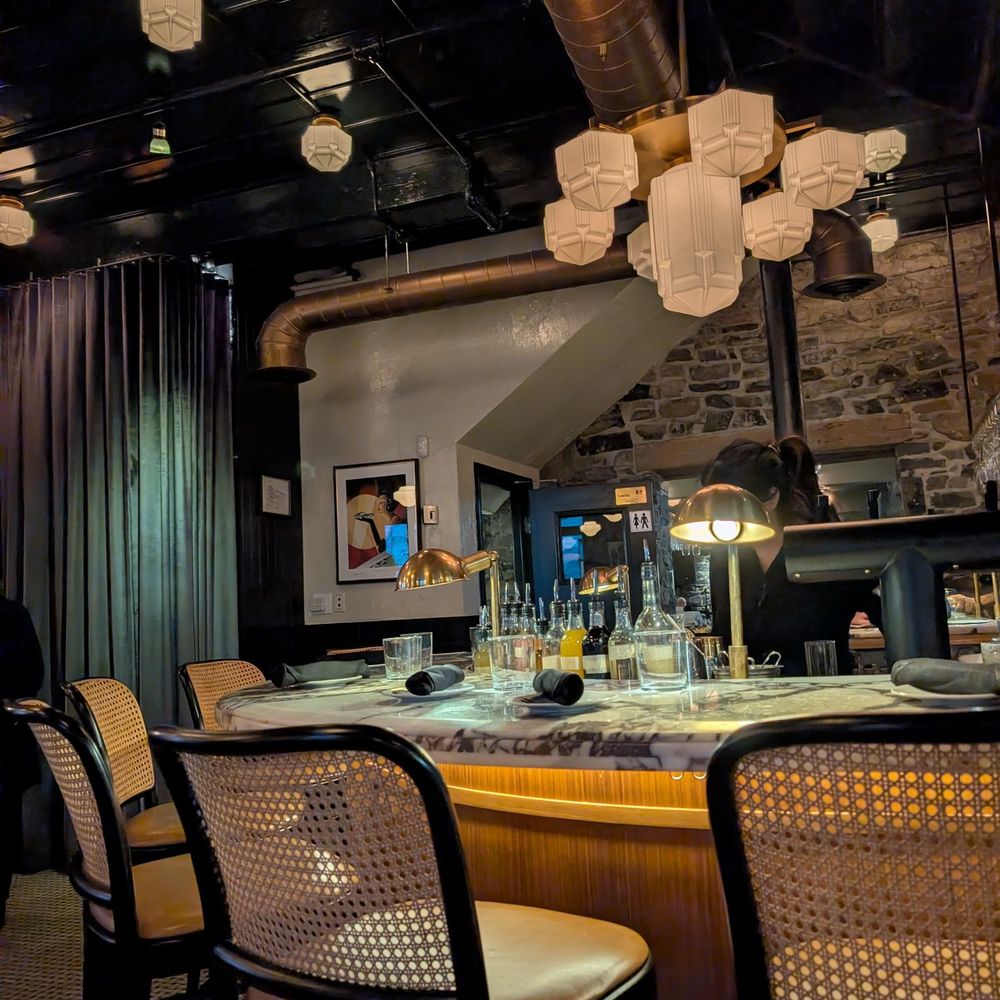 Modavie - Bar was gorgeous and inviting - French Near Me - Montreal, Quebec Modavie - Bar was gorgeous and inviting - French Near Me - Montreal, Quebec