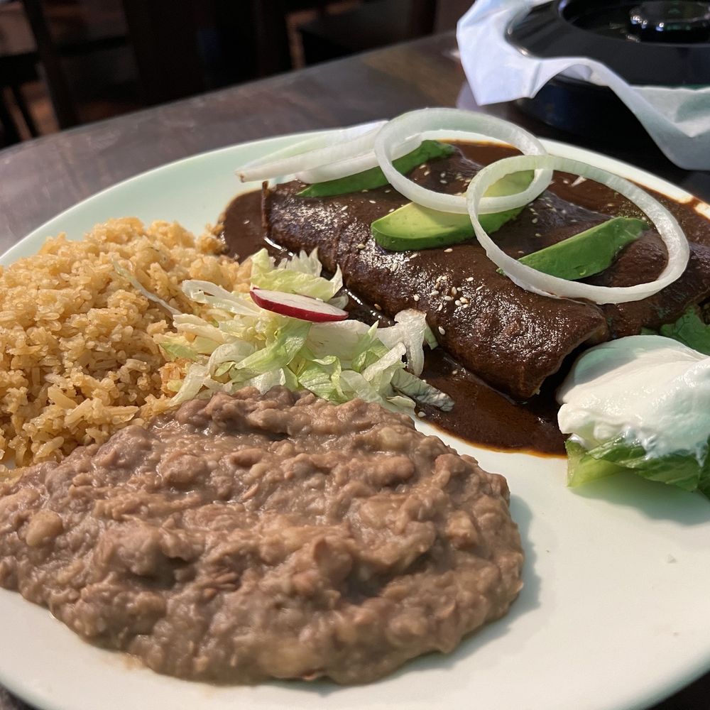 Enchiladas De Mole Enchiladas De Mole