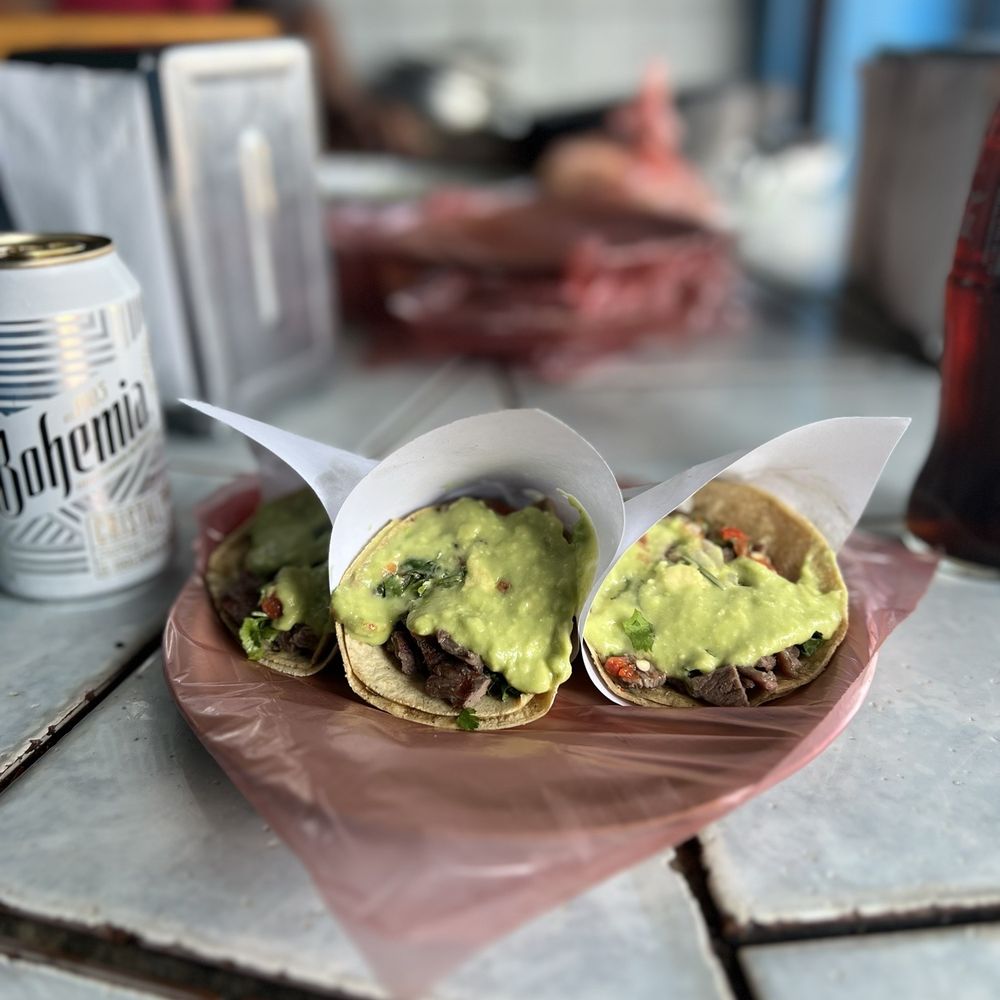 Awesome tacos, always my pitstop before I go down to Ensenada!!!