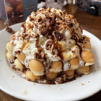 Wake ‘n Bacon - Turtle Waffle - Breakfast & Brunch Near Me - Chicago, Illinois Wake ‘n Bacon - Turtle Waffle - Breakfast & Brunch Near Me - Chicago, Illinois