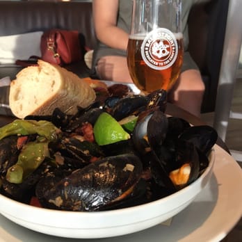 Ballast Point Brewing Long Beach - Beer steamed mussels. - Breweries Near Me - Long Beach, California Ballast Point Brewing Long Beach - Beer steamed mussels. - Breweries Near Me - Long Beach, California