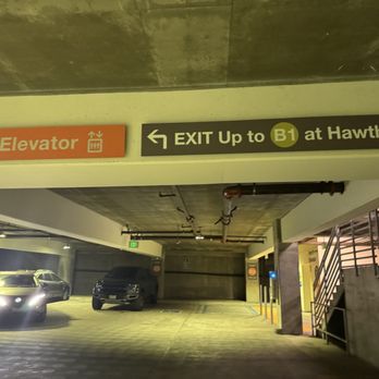 Summit Garage - Parked near the Hawthorne Street elevator in the tight far corner of this photo - Parking Near Me - Oakland, California Summit Garage - Parked near the Hawthorne Street elevator in the tight far corner of this photo - Parking Near Me - Oakland, California