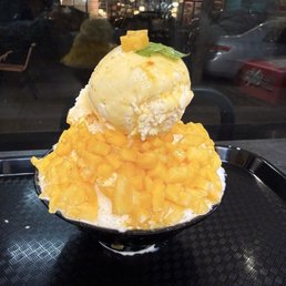 Regular size mango bingsu