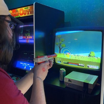 Wondercade Cincy - Duck Hunt on the Nintendo! - Bars Near Me - Cincinnati, Ohio
