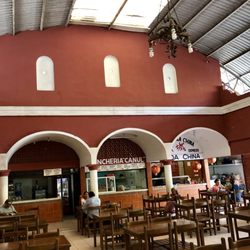 El Bazar Municipal - El Bazar Municipal Communal Food Court Seating