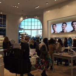 H&M - Make-up and 'beauty' section