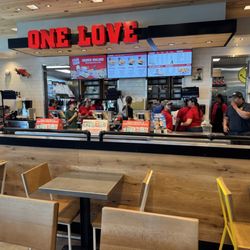 Raising Cane's Chicken Fingers - Ordering area