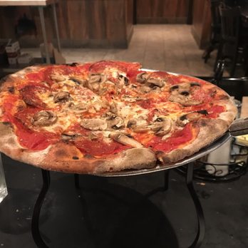 pie-tanza - Primo Pepperoni and Mushroom Pizza - Pizza Near Me - Arlington, Virginia pie-tanza - Primo Pepperoni and Mushroom Pizza - Pizza Near Me - Arlington, Virginia