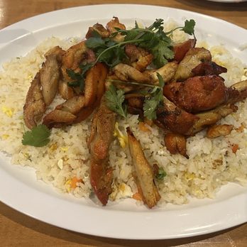 Basil Leaf Vietnamese Restaurant - 44. Fried Rice with grilled chicken - Vietnamese Near Me - Albuquerque, New Mexico