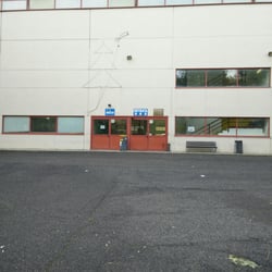 Palazzetto dello Sport - L'ingresso esterno, con biglietteria a destra