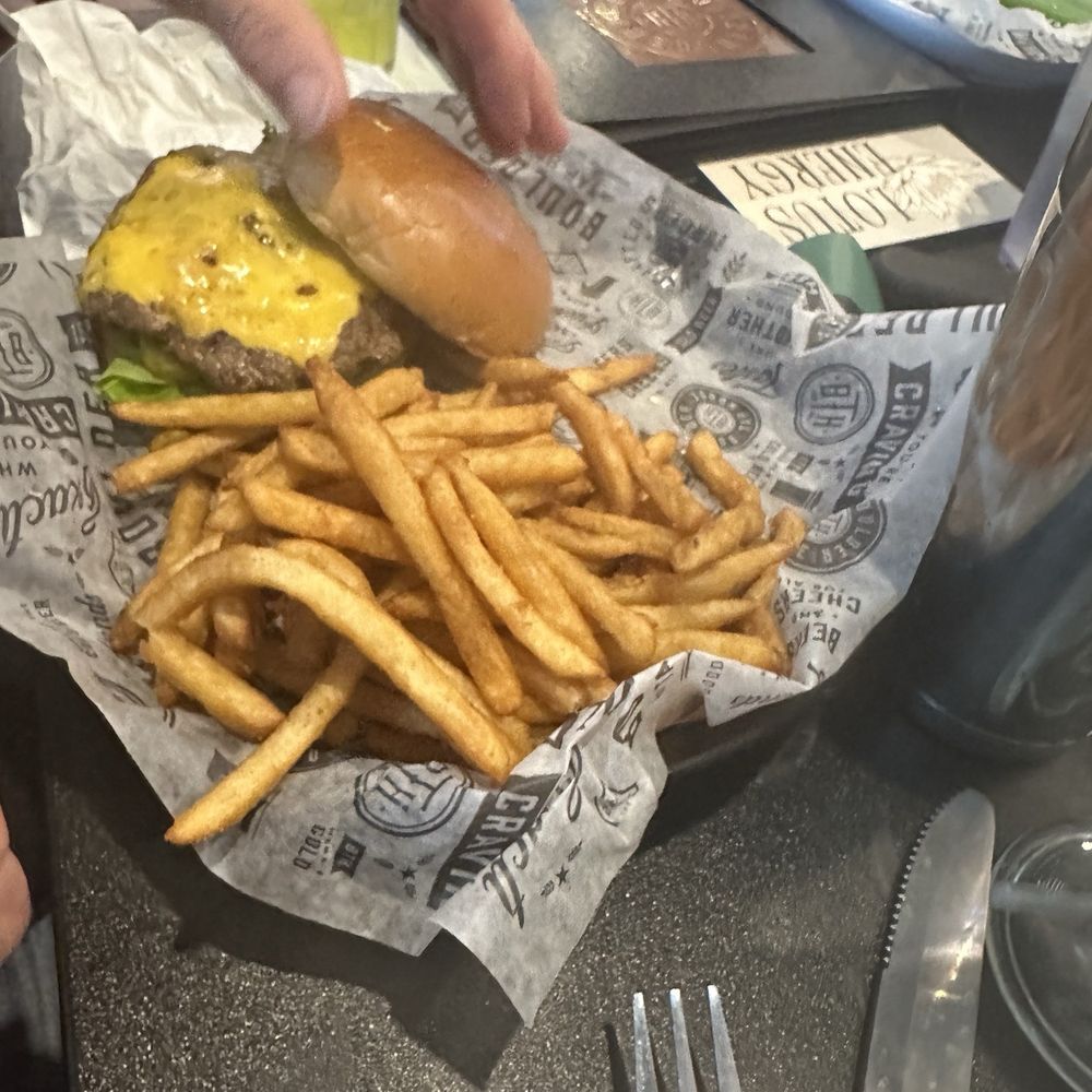 Boulder Tap House - Cheeseburger - Sports Bars Near Me - Ankeny, Iowa