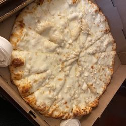 Scroungy Moose Pizza - Garlic pizza