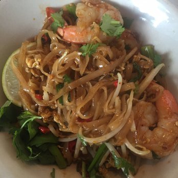 Lung Yai Thai Tapas - Shrimp pad thai - Tapas/Small Plates Near Me - Miami, Florida