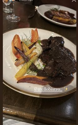 Mello Bistro by null