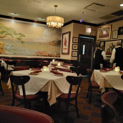 Gene & Georgetti by null