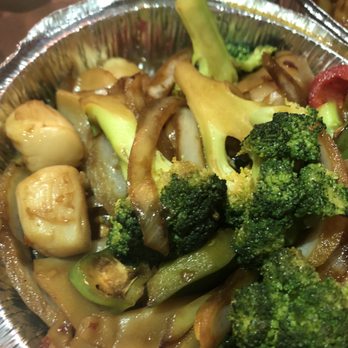 Thai Restaurant - Drunken Noodles - Shrimp , Scallop or Squid - Thai Near Me - Baltimore, Maryland