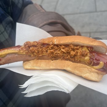 Trekroneren - Reindeer sausage - Hot Dogs Near Me - Bergen, 12 Trekroneren - Reindeer sausage - Hot Dogs Near Me - Bergen, 12