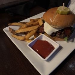 Granfalloon Restaurant & Bar - Burger