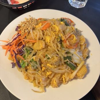 Hoosier Thai - Vegetable pad thai (gluten free) - Thai Near Me - Nashville, Indiana