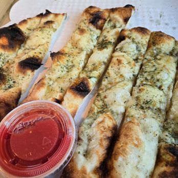 Crab Rock Pizza - Bread sticks - Pizza Near Me - Garibaldi, Oregon