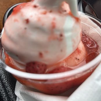 Dairy Queen Ltd Brazier - Strawberry Sundae! - Ice Cream & Frozen Yogurt Near Me - West Des Moines, Iowa Dairy Queen Ltd Brazier - Strawberry Sundae! - Ice Cream & Frozen Yogurt Near Me - West Des Moines, Iowa