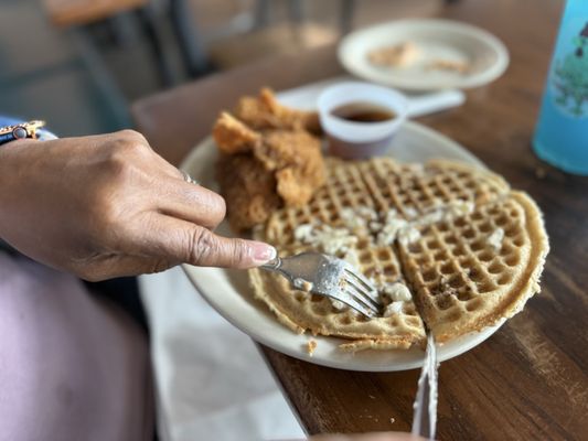 Lo-Lo's Chicken & Waffles by null