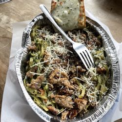 Vinny's Pizza & Pasta - Pesto Fettuccine Pasta