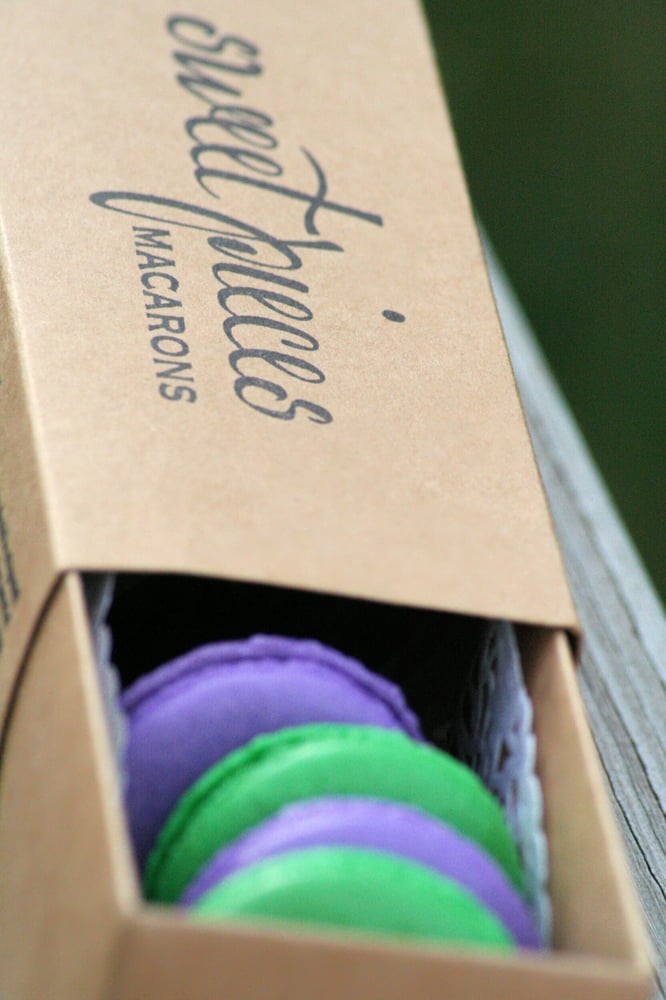 Sweet Pieces Macarons Logo