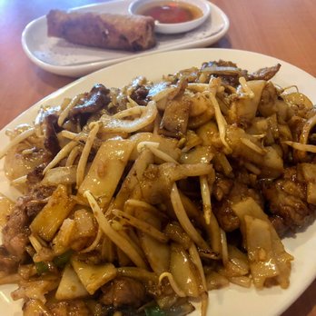 Hong's BBQ - Beef Chow Fun & Pork Egg Roll - Barbeque Near Me - Davie, Florida