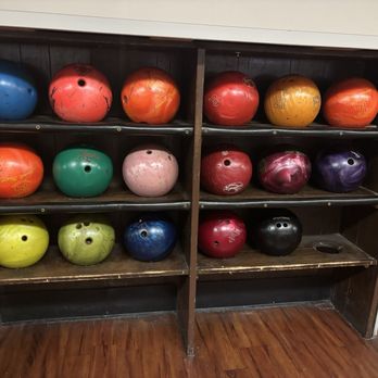 Tropicana Lanes - Balls - Bowling Near Me - Saint Louis, Missouri Tropicana Lanes - Balls - Bowling Near Me - Saint Louis, Missouri