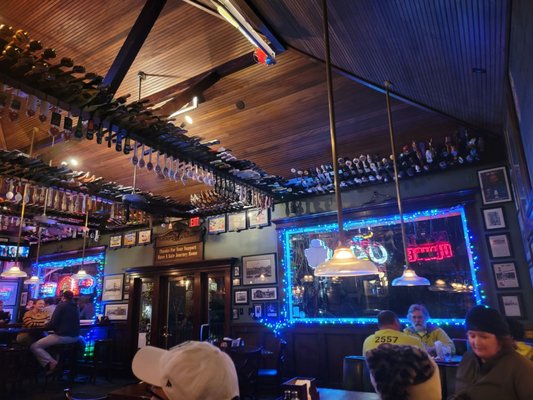 Parkway Tavern by null