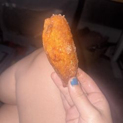 Arden's Burger & Grill - Central - Biggest wing in the box!