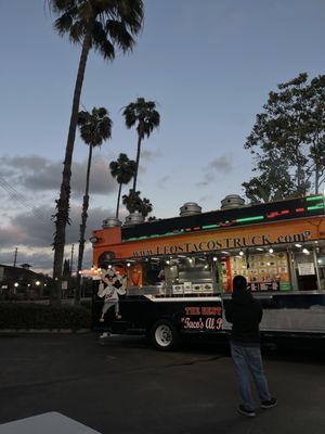 Leo's Tacos Truck by null