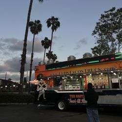 Leo’s Tacos - Taco truck