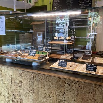 Askatu Bakery Cafe - Bakery case - Bakeries Near Me - Seattle, Washington Askatu Bakery Cafe - Bakery case - Bakeries Near Me - Seattle, Washington