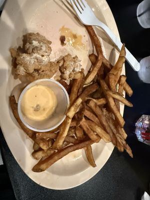 Cutter's Bar & Grill by null